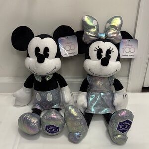 DISNEY 100 YEARS OF WONDERS D100 MICKEY & MINNIE MOUSE